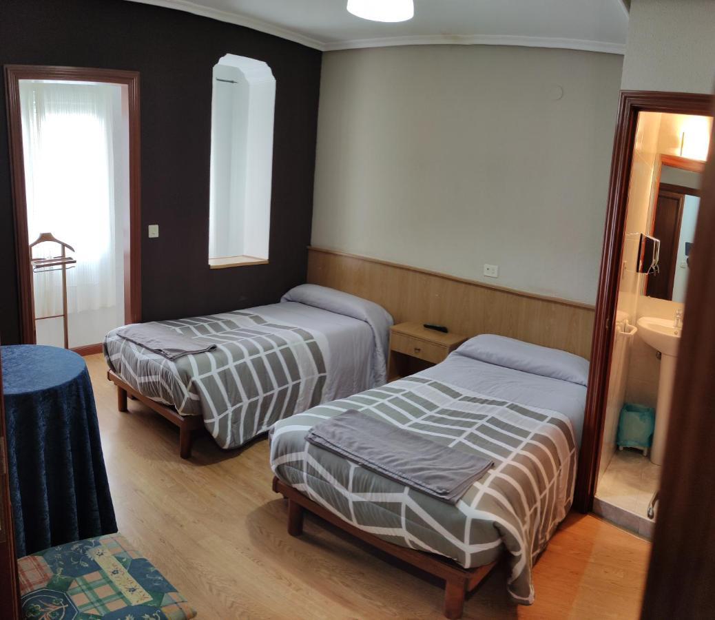 Hostal Castilla Miranda de Ebro Exterior photo